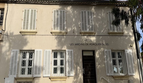 Suite, Accessible, Ensuite (Back)