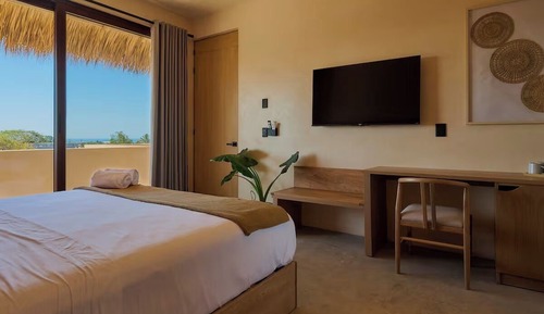 Suite, Balcony, Pool View