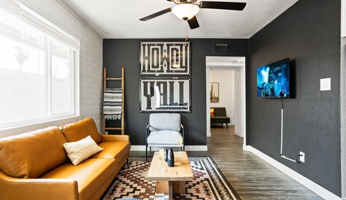 House (2 Bedrooms)