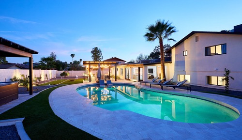 House (6 Bedrooms)