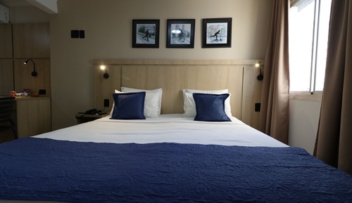 Deluxe Triple Room, City View