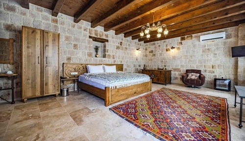 Royal Room, Hot Tub