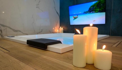 Room (Suite con Piscina Privata)