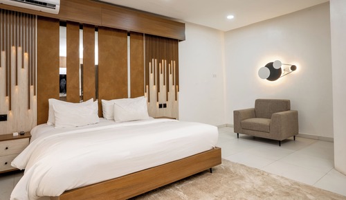 Deluxe Apartment