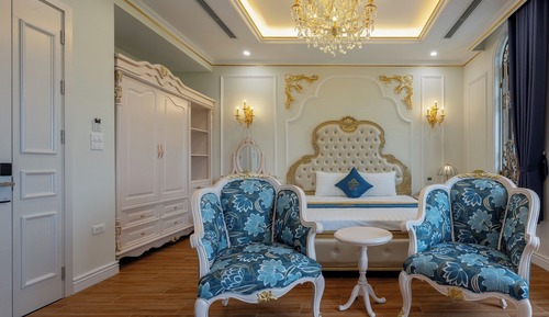 Luxury Room, 1 King Bed, Non Smoking, Private Bathroom