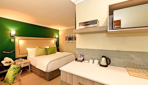 Classic Suite, 1 Queen Bed, Kitchenette