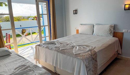 Suite, Garden View