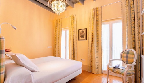 House (4 Bedrooms)