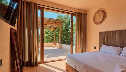 Suite, 1 King Bed, Partial Ocean View