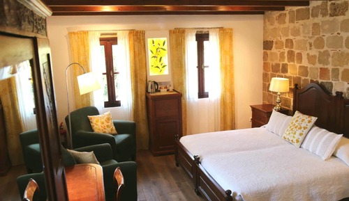 Kitrinos - Deluxe Twin Room
