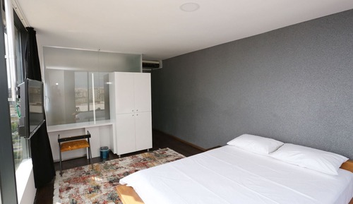 Deluxe Studio, City View