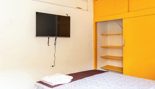 Comfort Room, Courtyard View