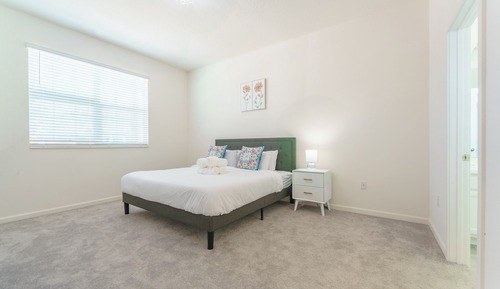 Deluxe Double Room, 1 King Bed, Non Smoking, Private Bathroom