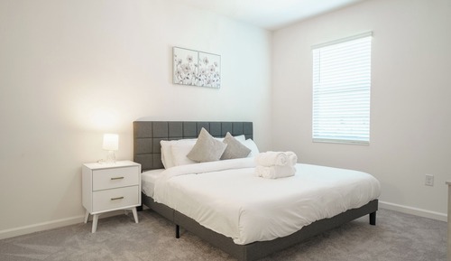 Standard Double Room, 1 King Bed, Non Smoking, Private Bathroom