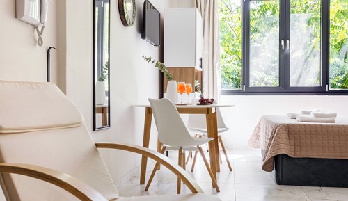 Standard Studio, Garden View