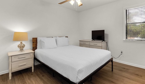 Condo, 1 King Bed, Balcony, Garden View (Beachwood Villas 1C)