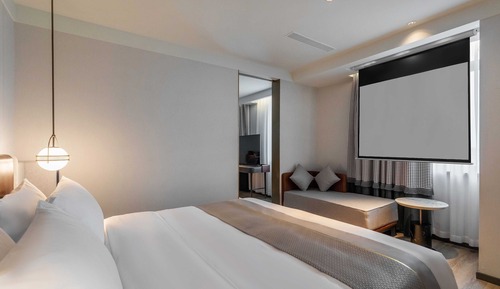 Superior Double Room, City View