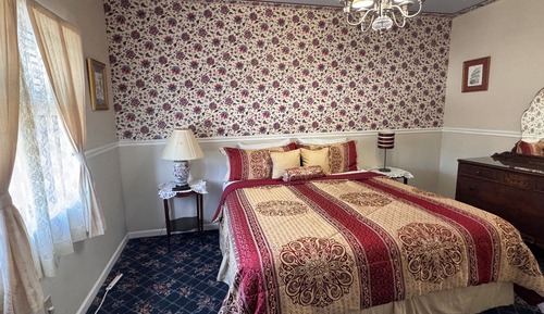 Superior Suite, 1 King Bed, Non Smoking, Kitchenette