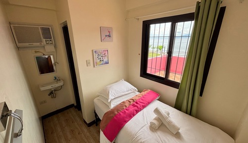 Deluxe Single Room
