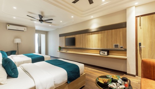 Suite, City View