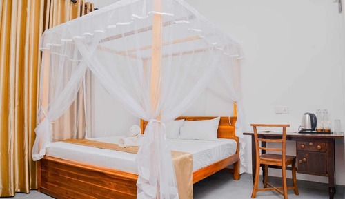 Deluxe Double Room, Garden View