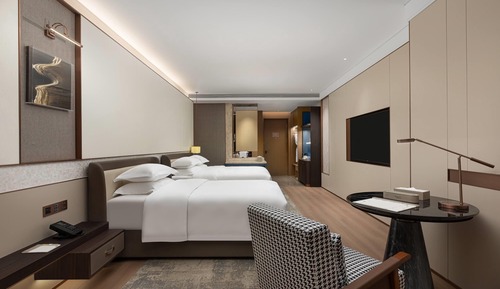 Deluxe Room, Multiple Beds, Non Smoking