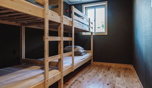 Basic Quadruple Room, Women only