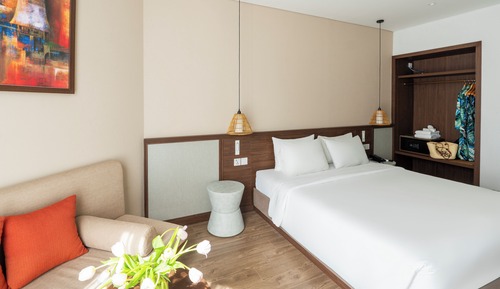 Room, 1 King Bed, Garden View