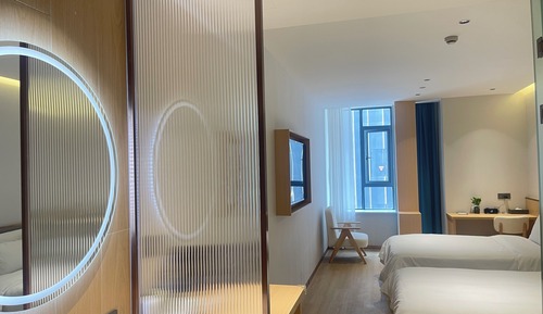 Comfort Twin Room, City View