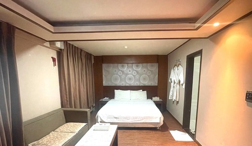 Deluxe Double Room (No Parking Available)
