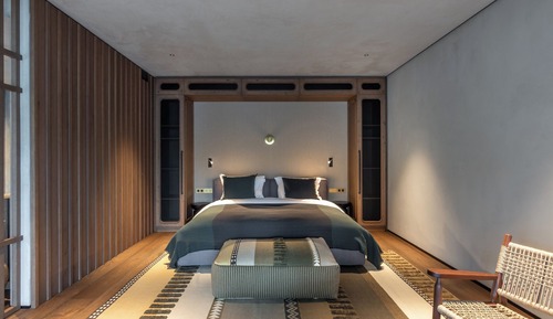Suite, 1 King Bed, Lake View