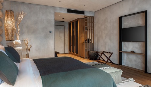Signature Room, 1 King Bed, Lakeside (Lakefront)