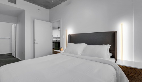 Classic Apartment, 2 Bedrooms, City View