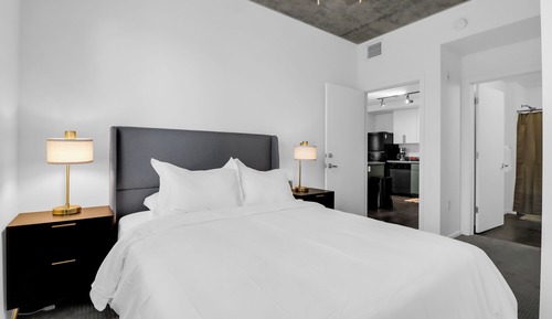 Classic Apartment, 2 Bedrooms, Pool View