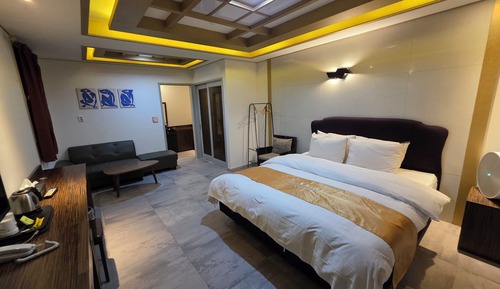 Superior Suite