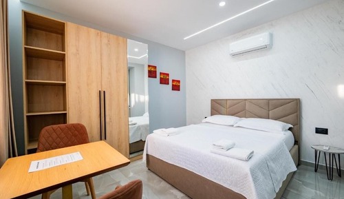 Deluxe Studio, City View