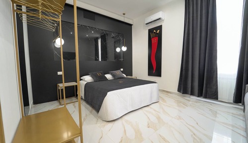 Suite, City View