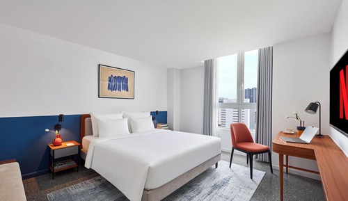 Superior Room, Bathtub