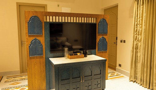 Executive Suite, Balcony, Hill View