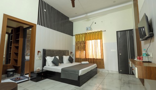 Deluxe Double Room, City View