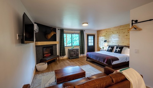 Deluxe Suite, Pool View