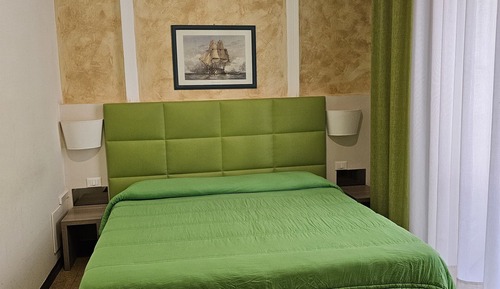 Classic Double or Twin Room, City View
