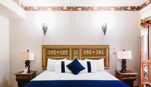Junior Room, Balcony