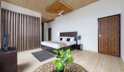 Superior Room, Balcony, Mountain View