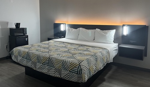 Deluxe Room, 1 King Bed, Non Smoking