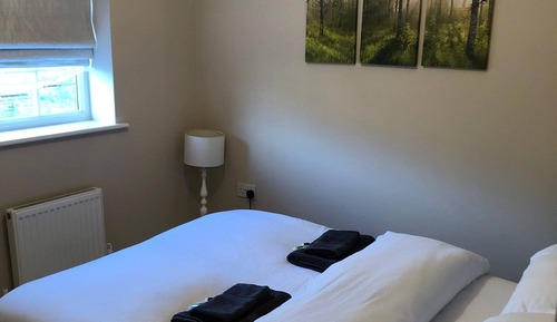 Room, 2 Bedrooms