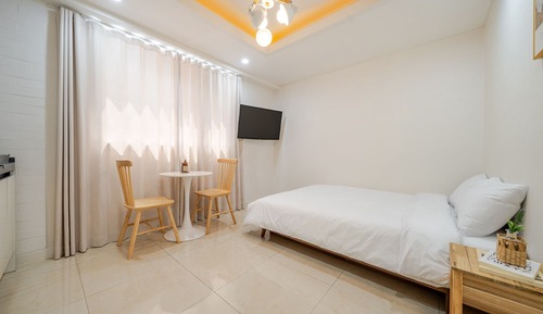 Basic Room, 1 Bedroom (Room 204(Studio/Private BBQ))