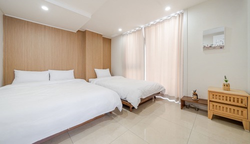 Basic Room, 1 Bedroom (Room 301 (Panorama View/Private BBQ))