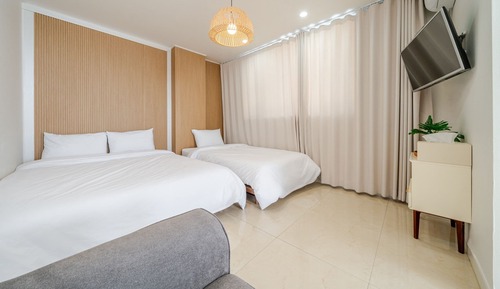 Basic Room, 1 Bedroom (Room 201 (Panorama View/Private BBQ))