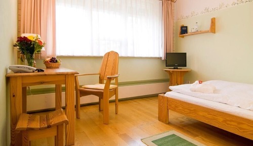 Single Room, Garden View